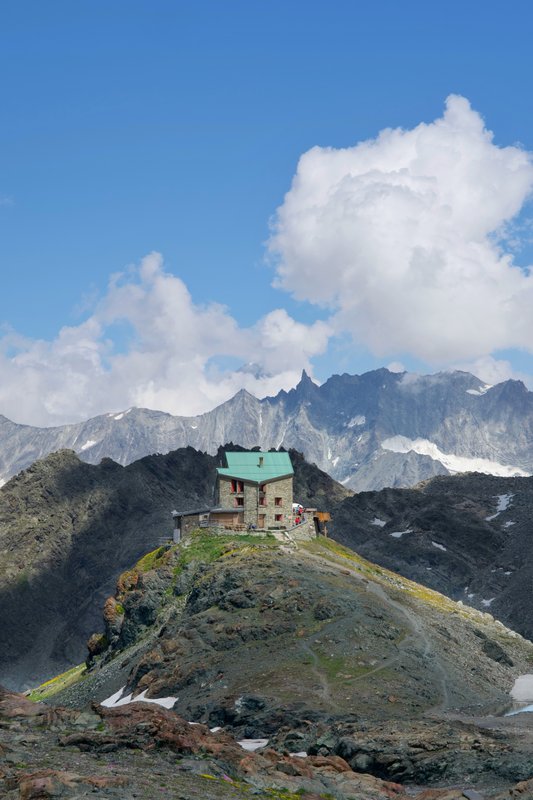Cabane des Dix, mini hut tour