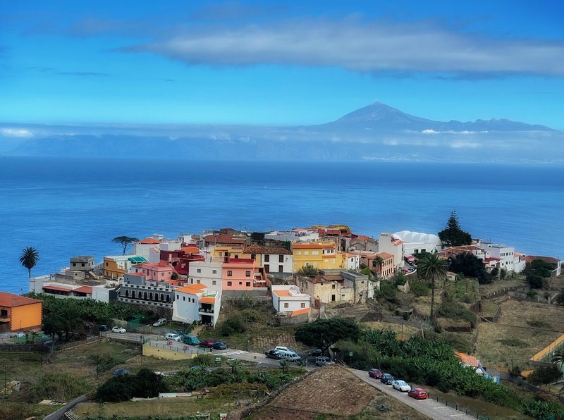 Agulo aan zee, de Teide aan de overkant