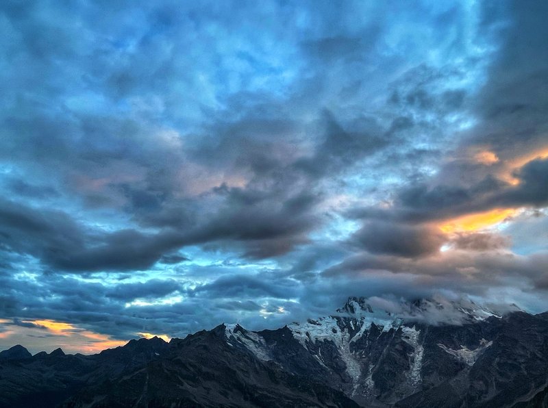 Avondlucht boven de Monte Rosa
