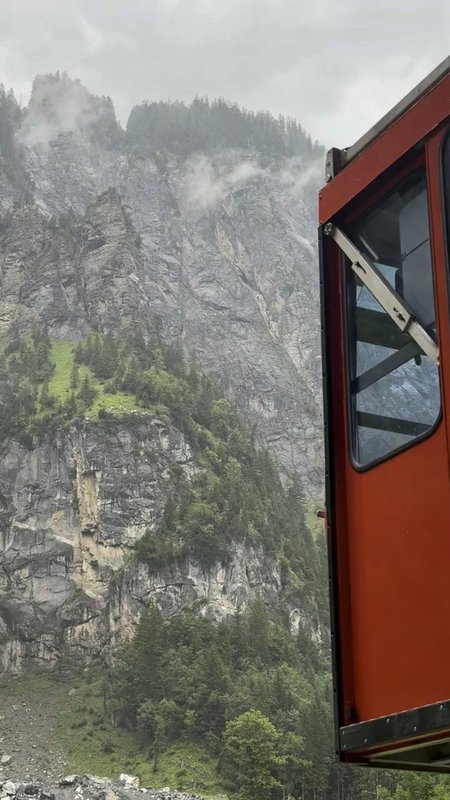 Met de Allmenalp-kabelbaan weer naar beneden